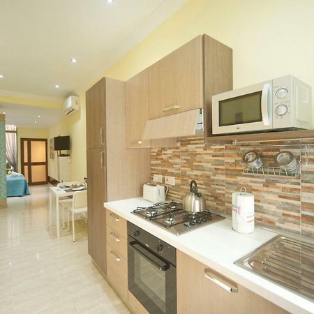 Sliema Duplex 1 Bedroom Apartment - Sleeps 4 Bagian luar foto